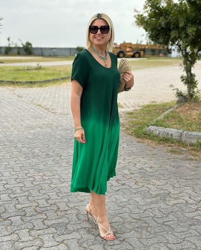 Liora™ – Losvallende jurk met zachte overgang in kleur