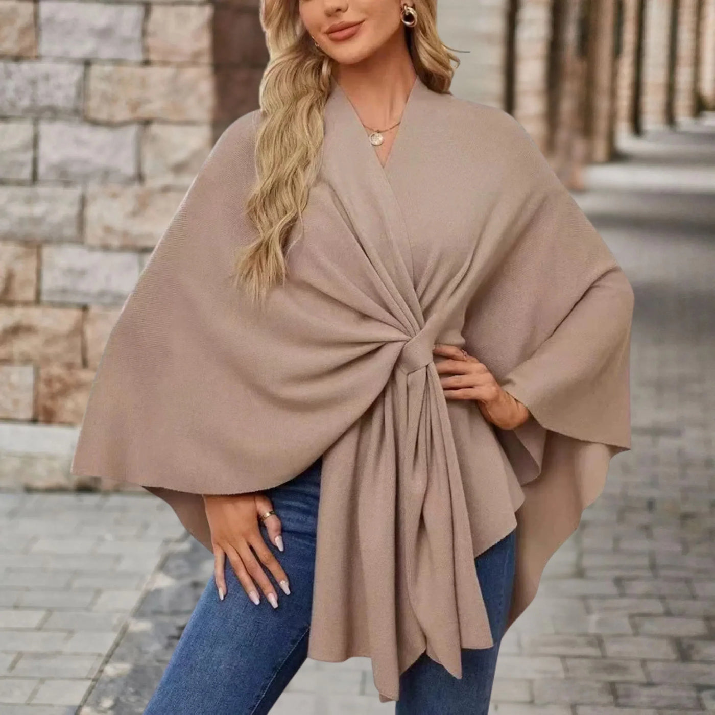 Benthe | Elegante Gedrapeerde Poncho